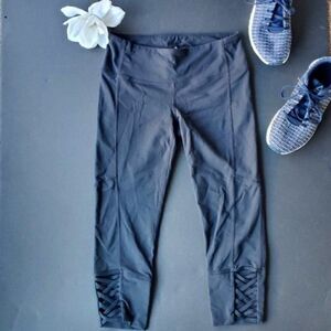 Athleta Black Capris 